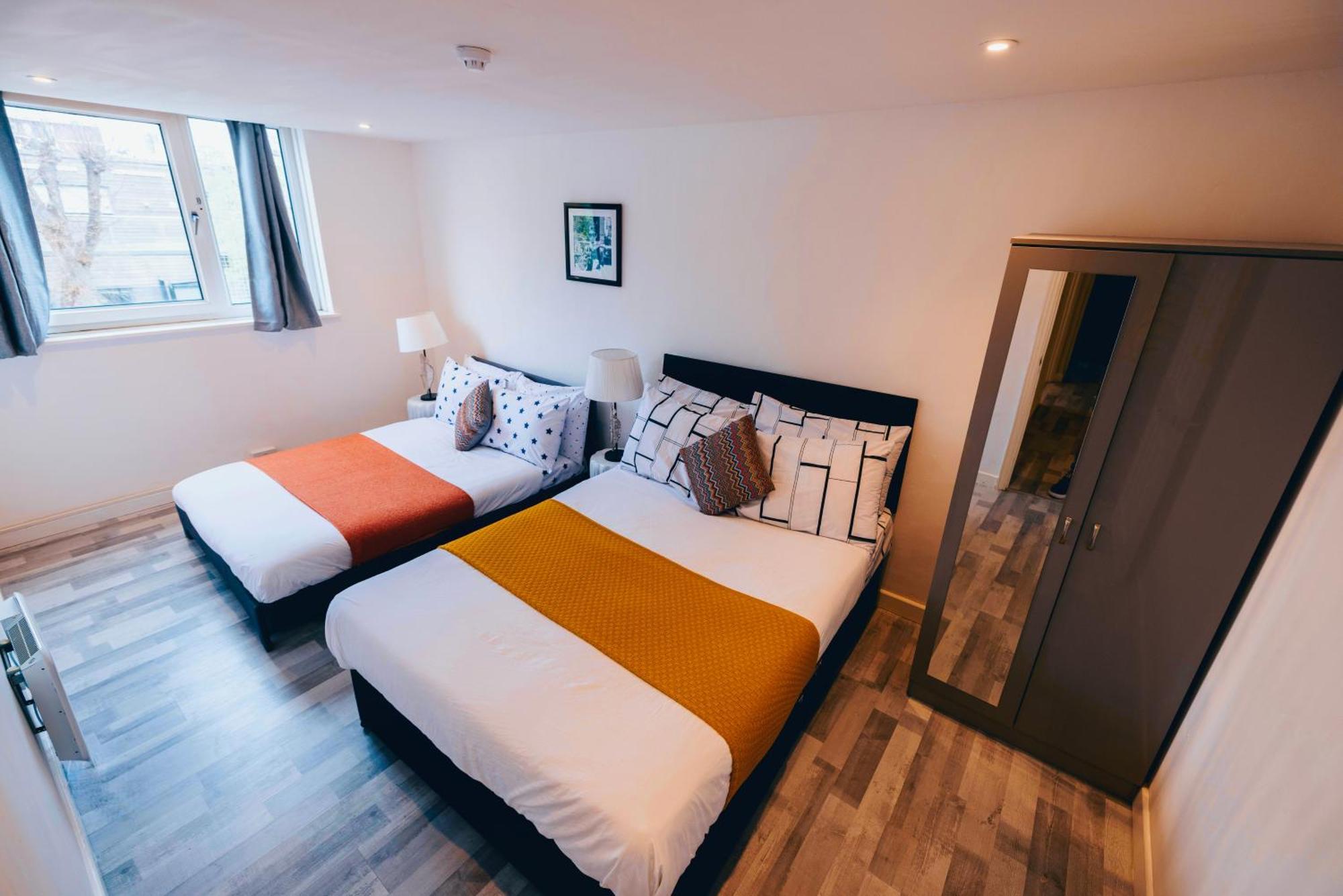 3 Bedroomflat-free Parking-wifi-parking-8people Apartment
