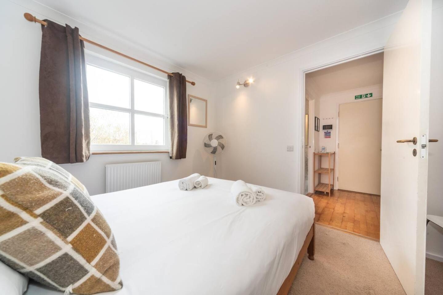 Sunny Maisonette With Views Over Canary Wharf, Apartment *