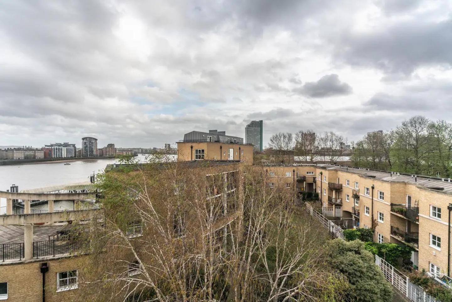 Sunny Maisonette With Views Over Canary Wharf, Apartment