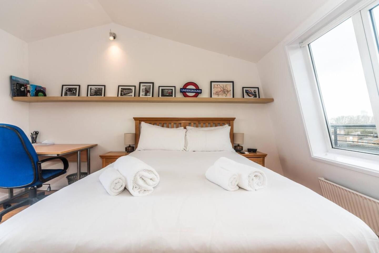 Apartment Sunny Maisonette With Views Over Canary Wharf,