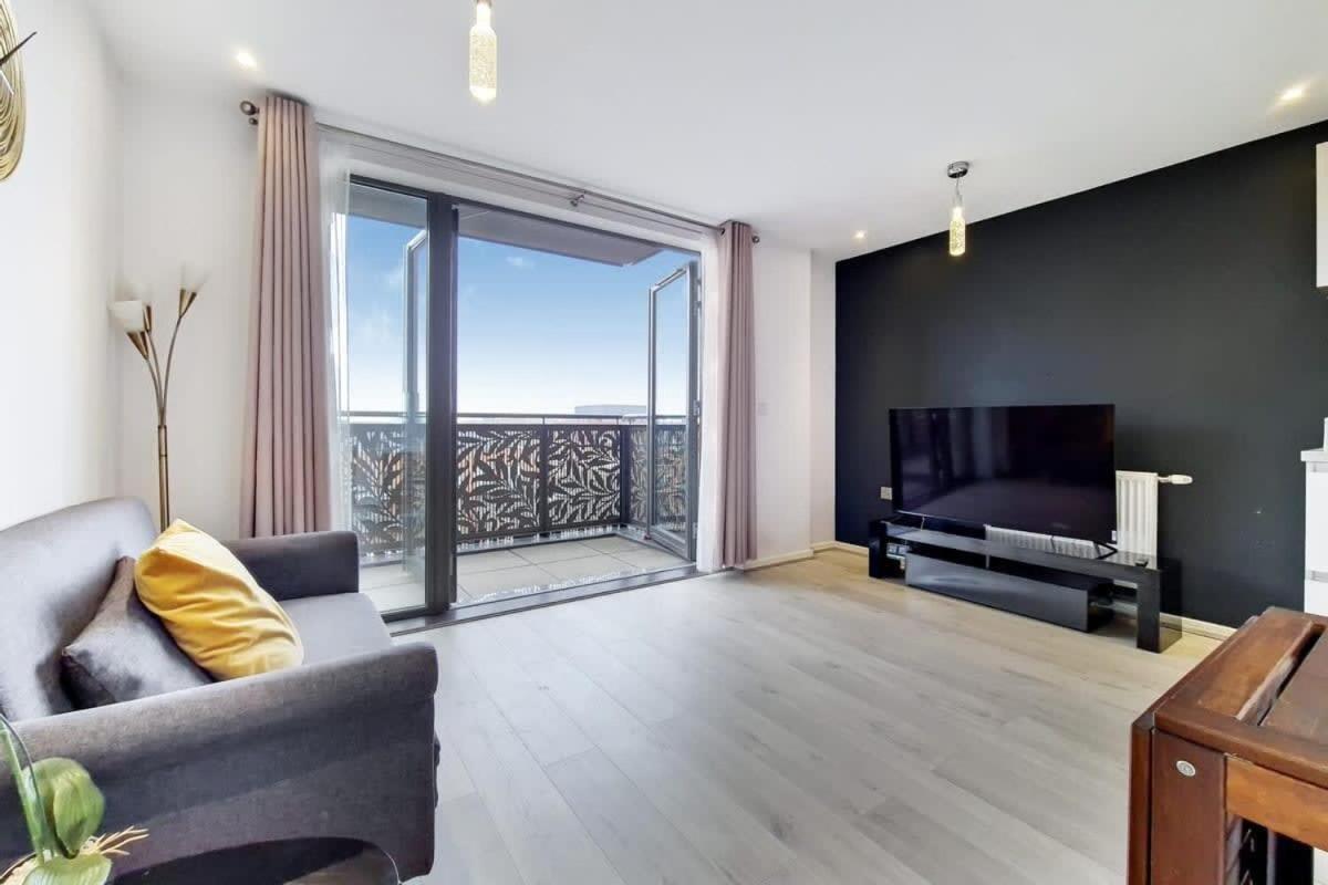 Apartment Modern 1 Bedroom Canning Town *