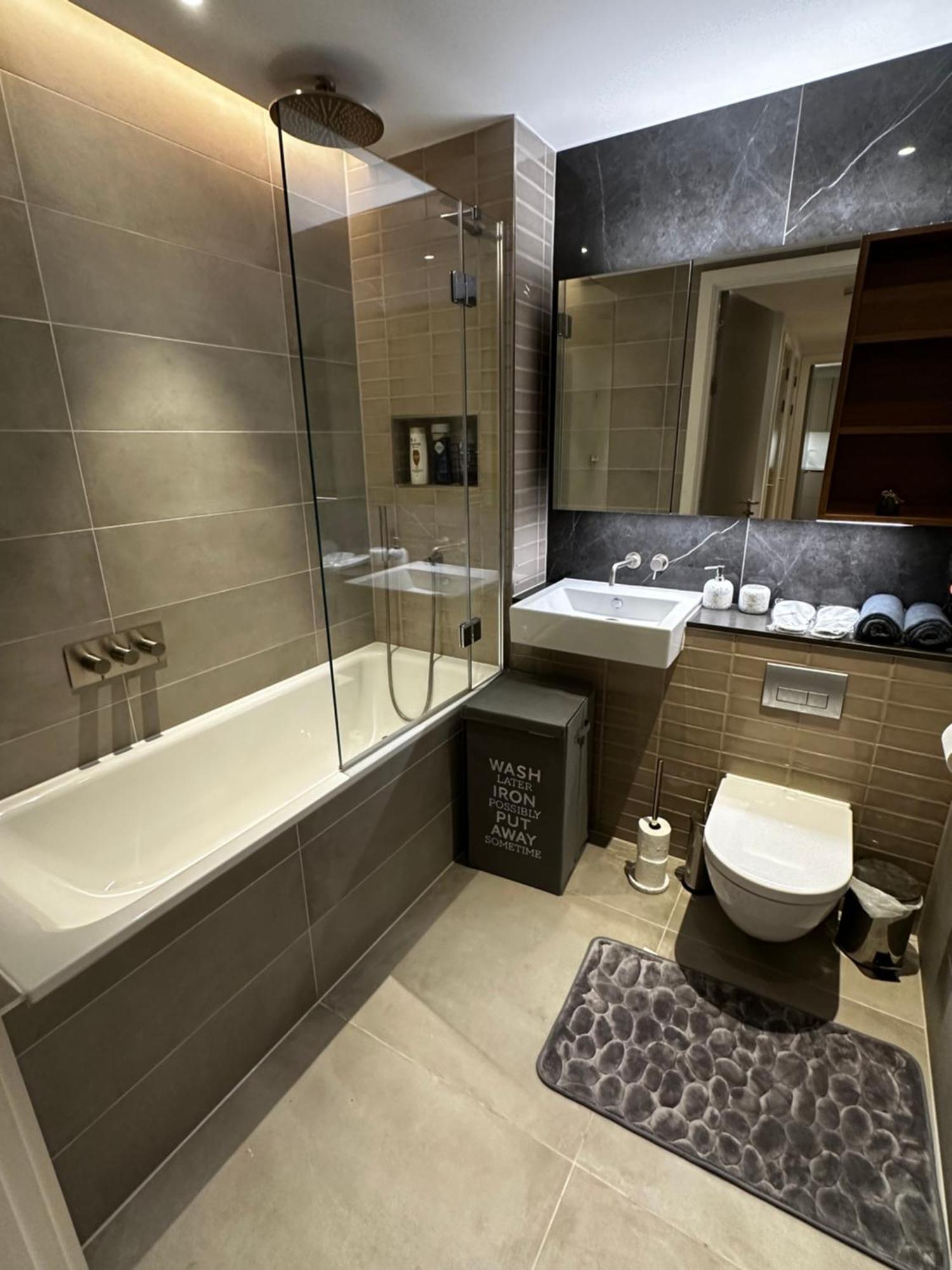 Modern House In Central Apartment *