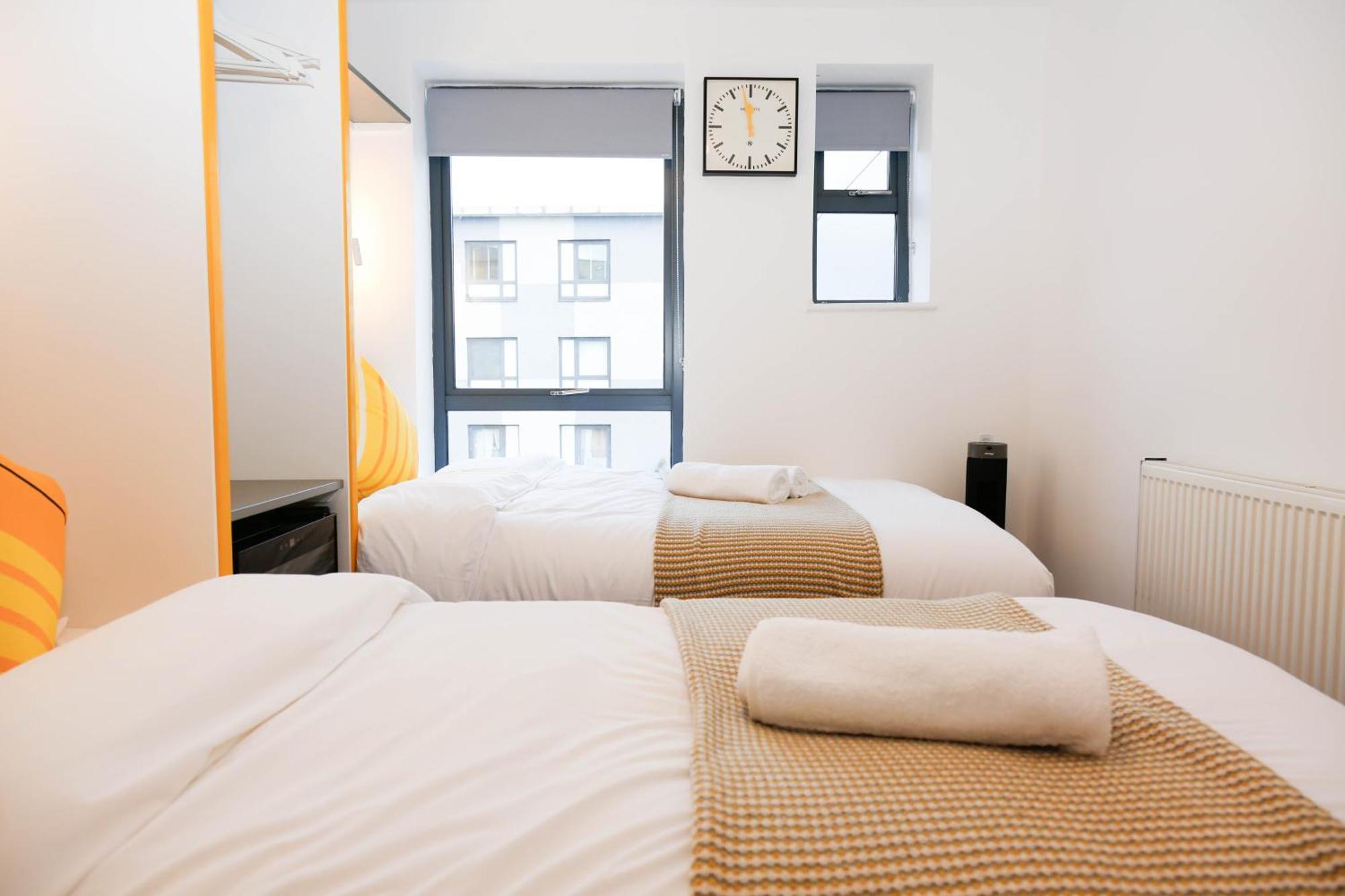 Apartment New Luxury In Location Next To Shops, Cafes, Bars & Metro