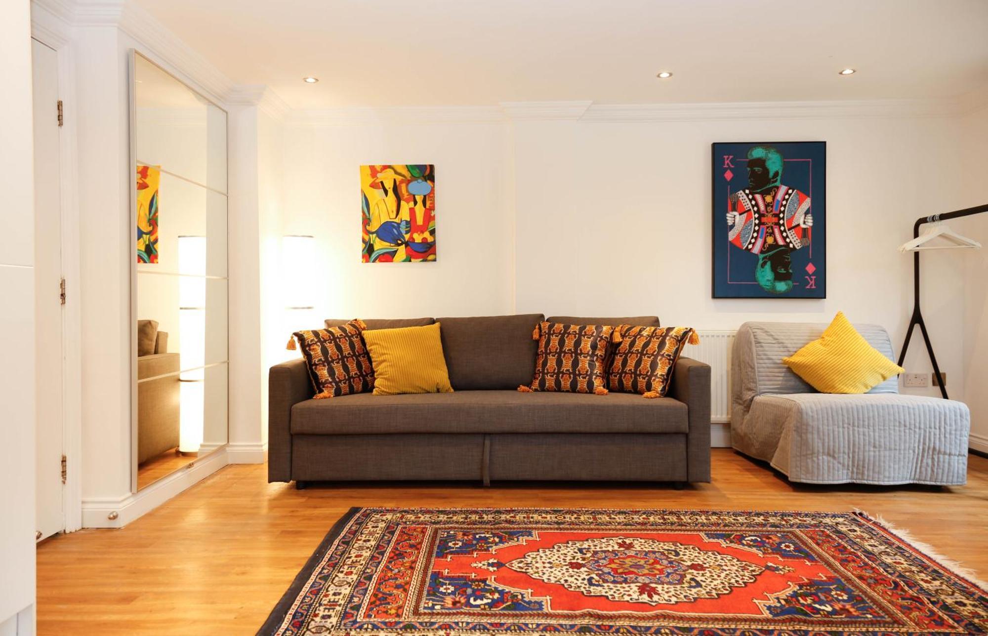 Apartment New Luxury In Location Next To Shops, Cafes, Bars & Metro London