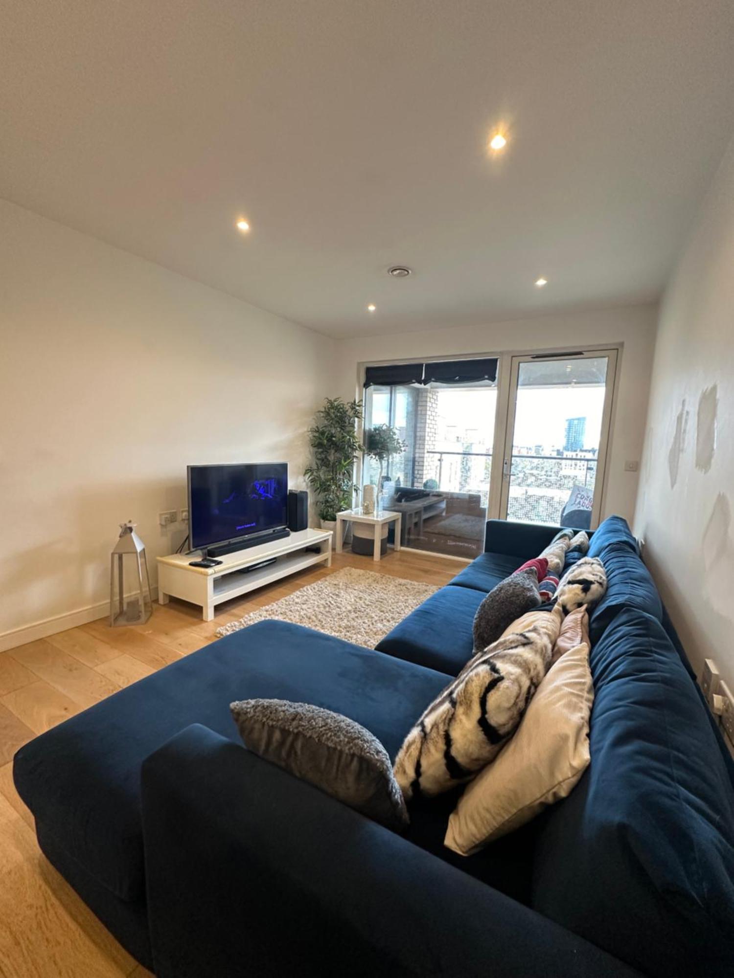 Luxury 3 Bedroom Flat In Stratford, Apartamento Londres