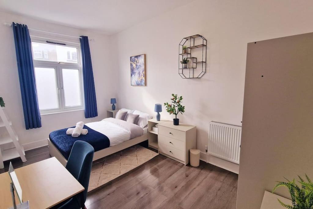 2 Bed Apartment, Near Canary Wharf, O2, Excel, Airport Londres