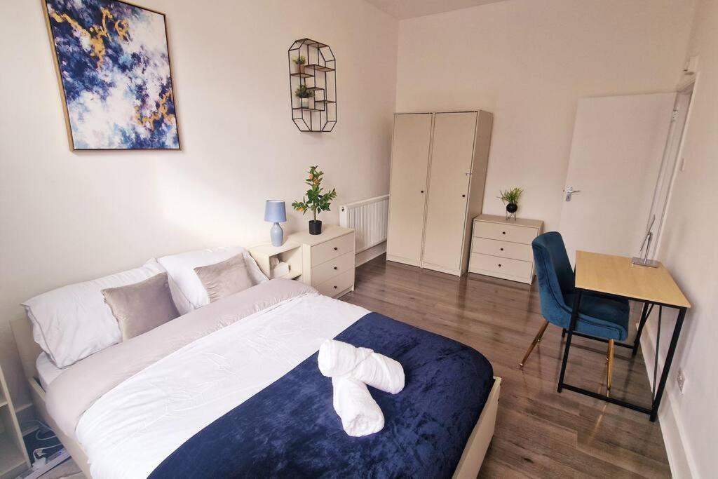 Apartamento 2 Bed Apartment, Near Canary Wharf, O2, Excel, Airport Londres