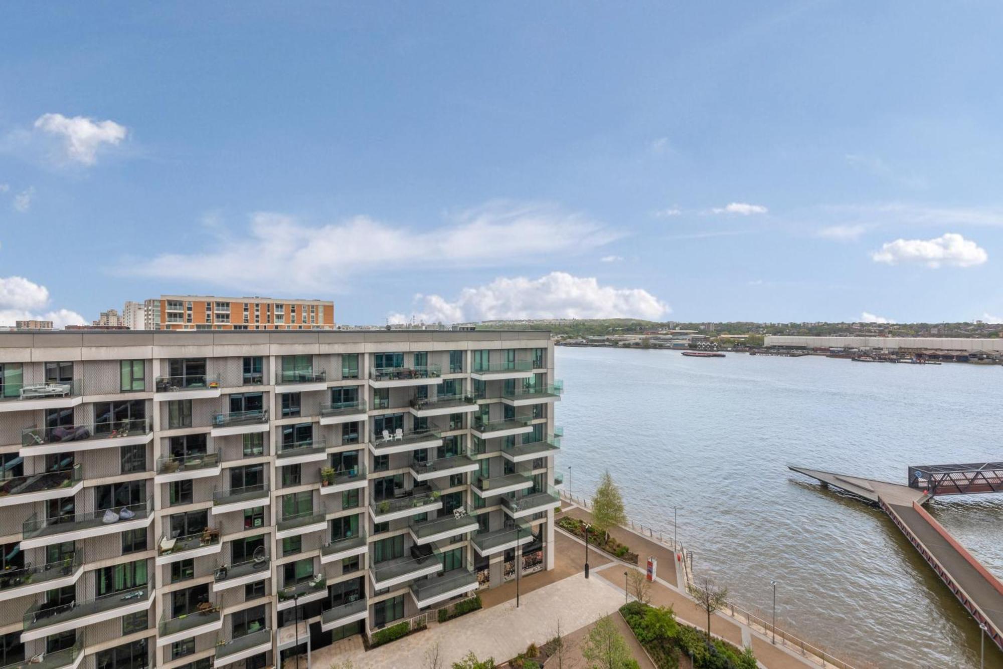 Apartment Excel 2 Bedroom Near Aiport And O2 Arena *