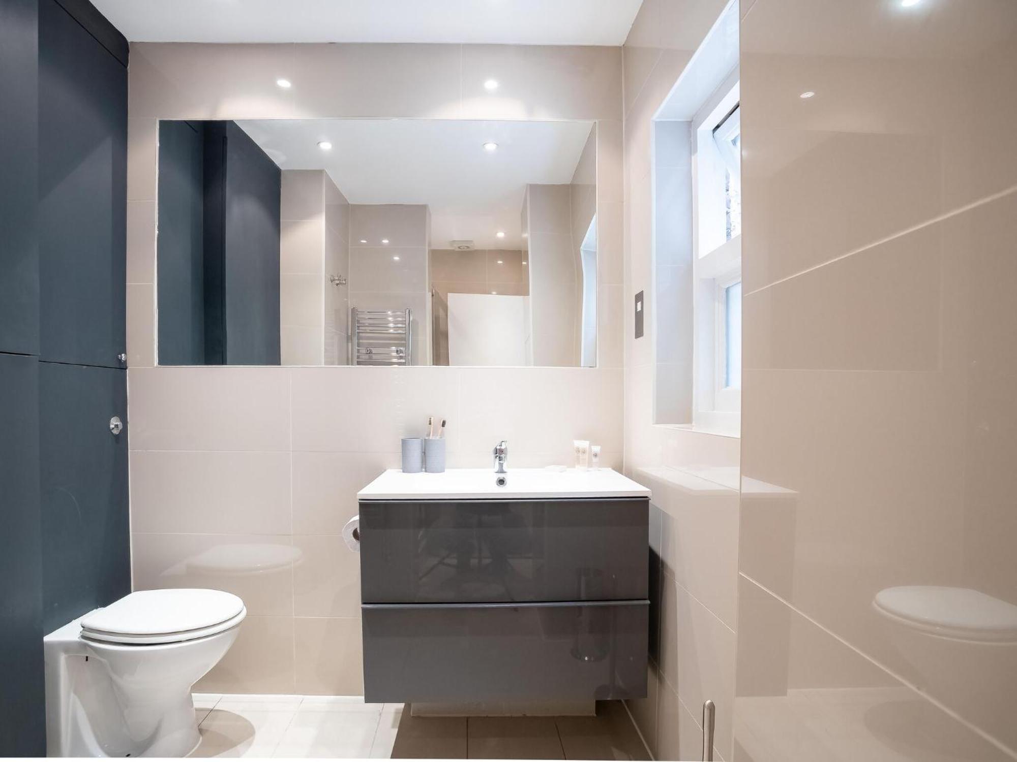 Three Bed With City View Shoreditch Perfect For Business Corporate By Belvilla Apartment