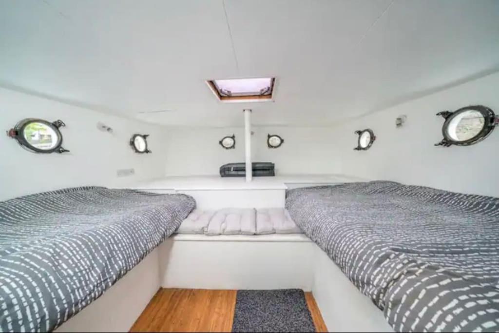 Historic Dutch Barge, Idyllic Location * London