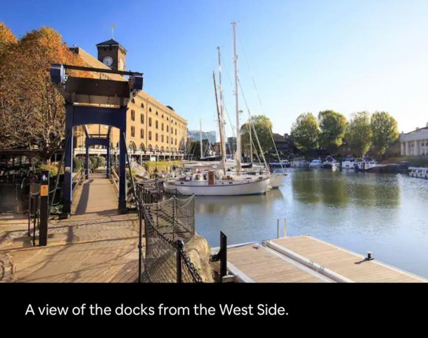 Historic Dutch Barge, Idyllic Location London