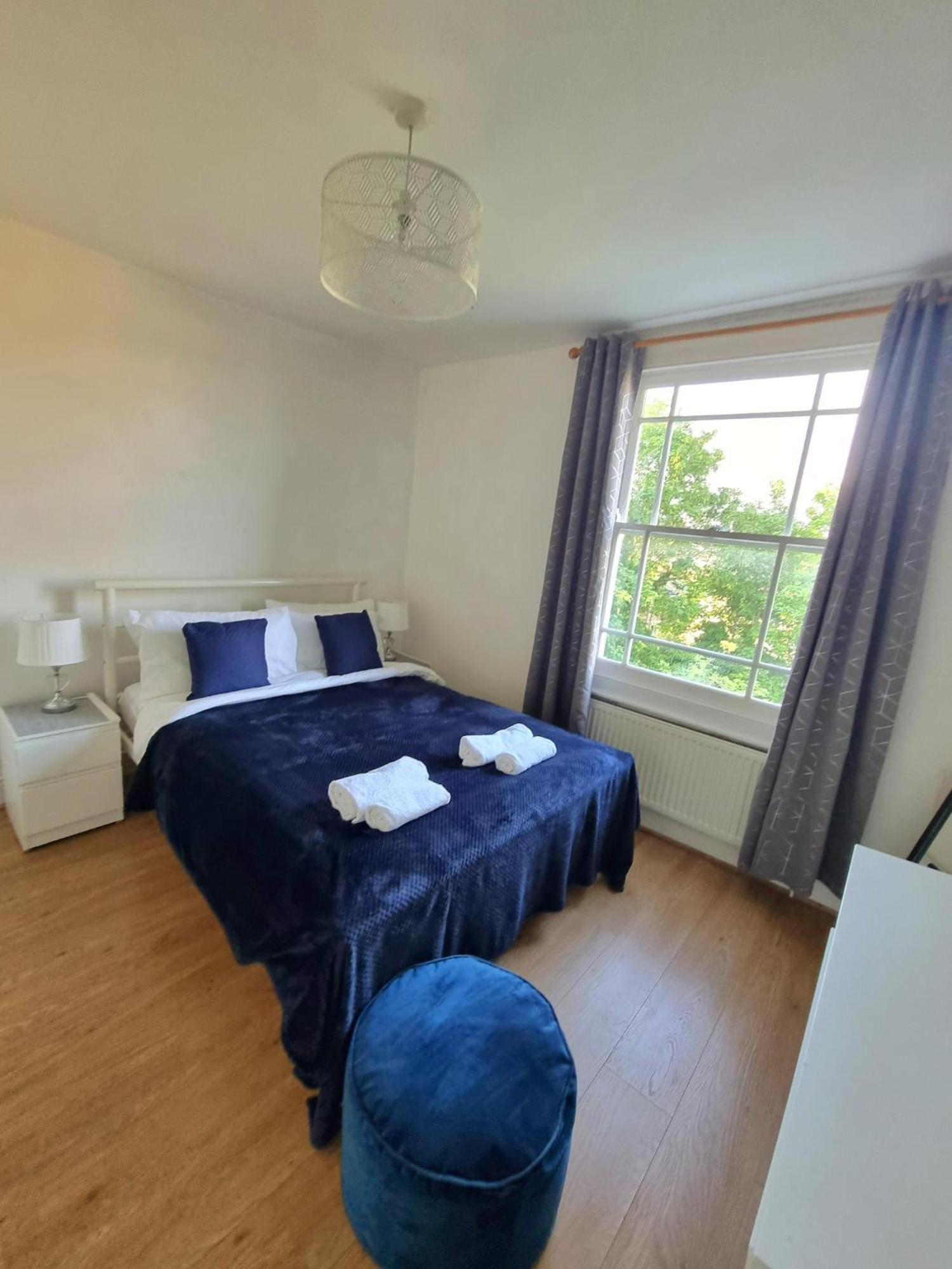 Evo View - 1 Bed - Stunning Views 3 Mins Walk Mile End Station