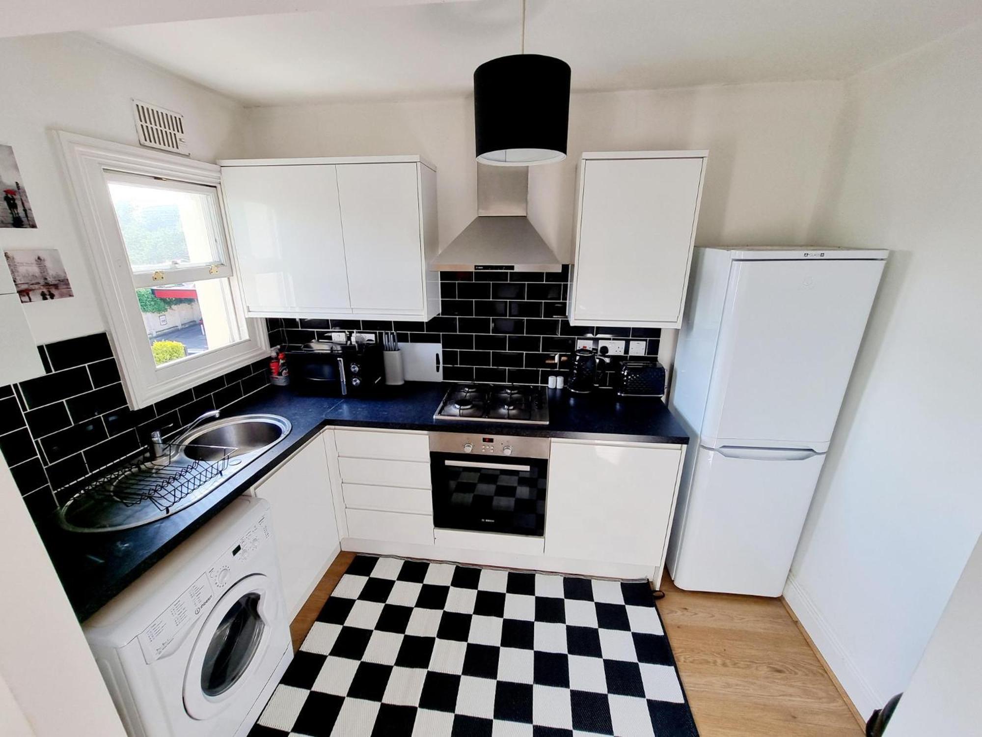 Evo View - 1 Bed - Stunning Views 3 Mins Walk Mile End Station London