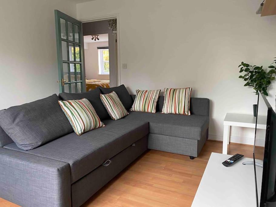 Canal-flat Near Stratford International Station Apartment *