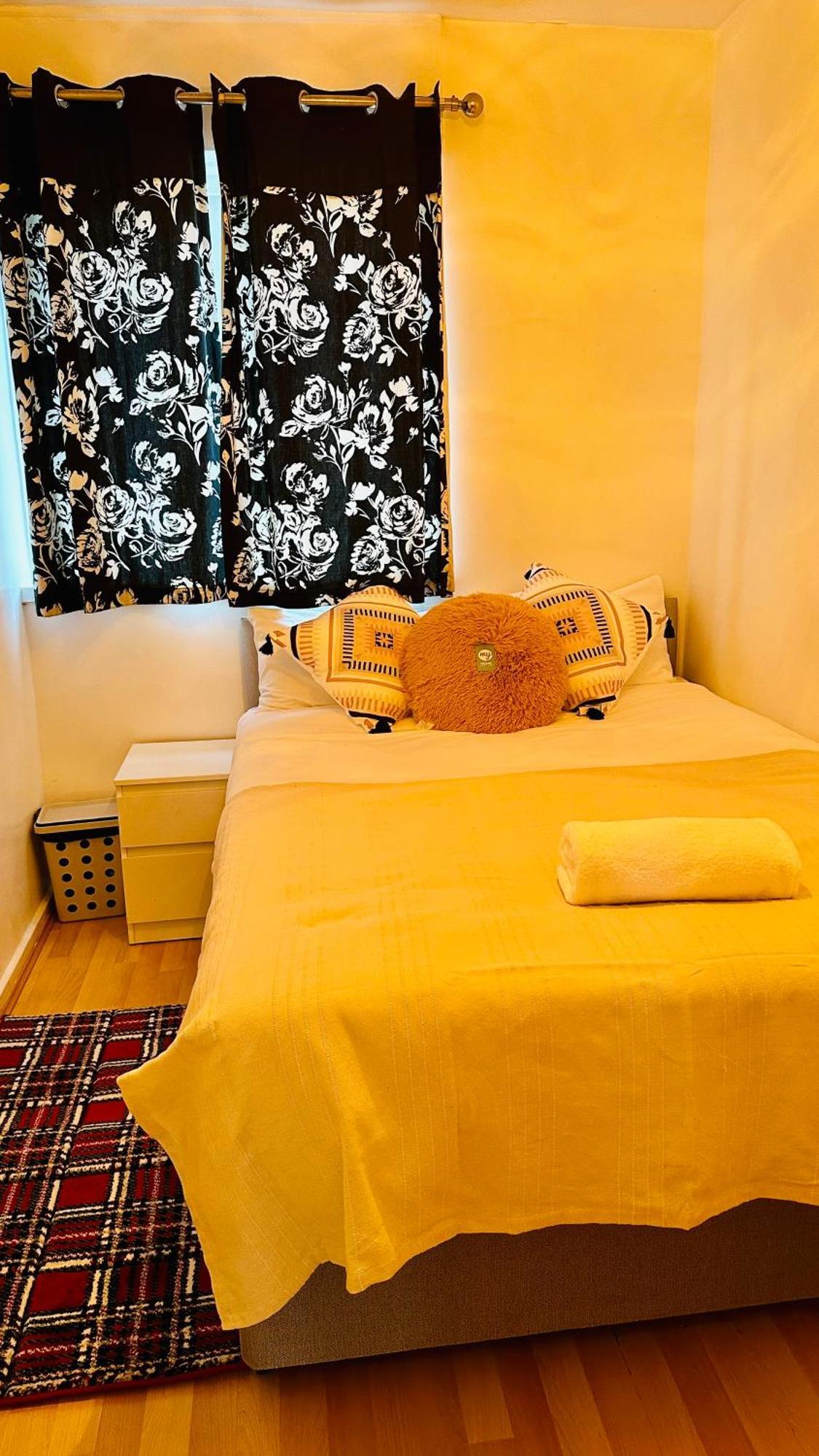 Whites Bed & Breakfast London
