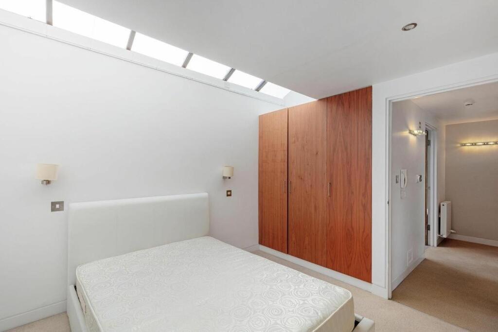 Hidden Gem, Artist Guest house
