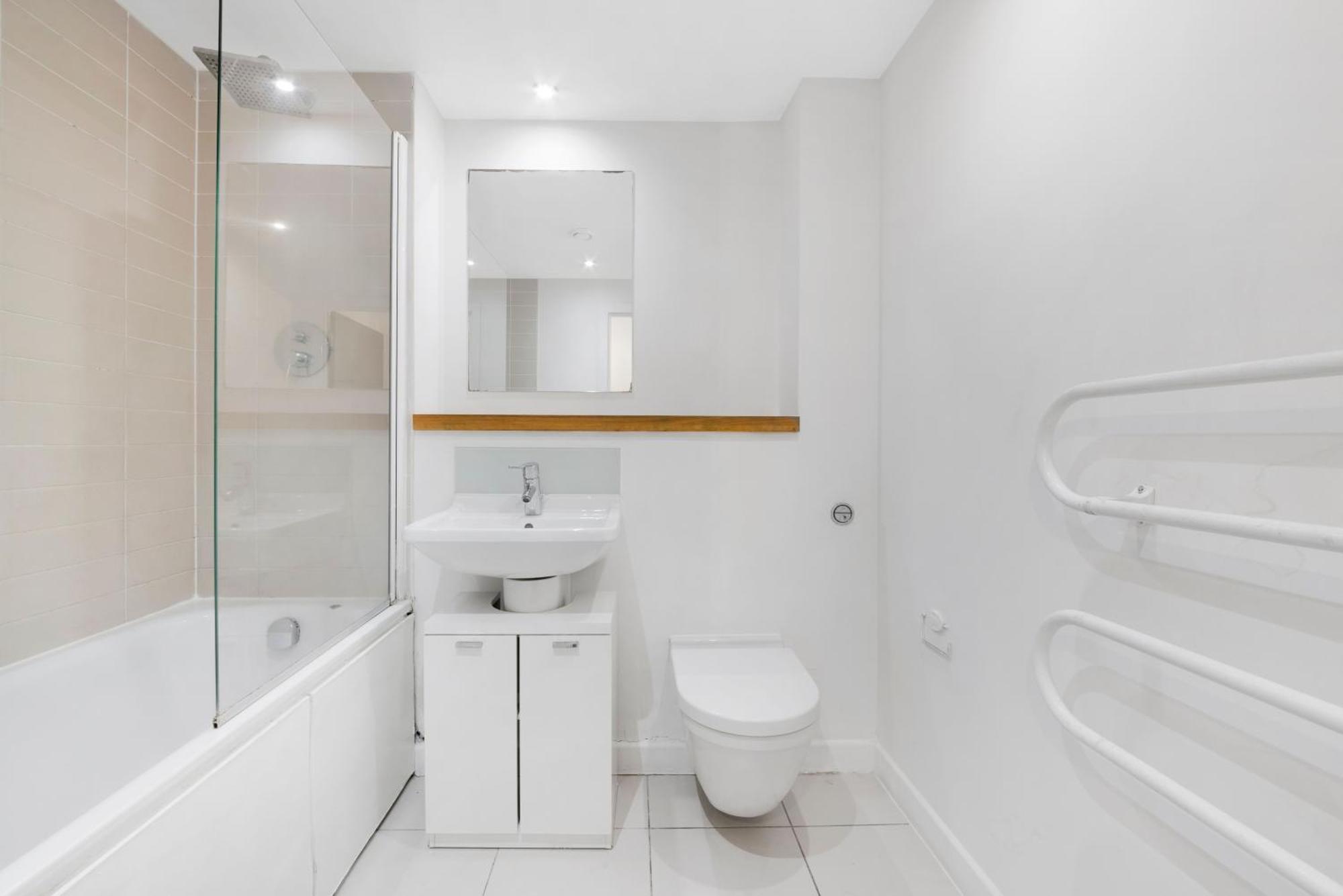 Penthouse W/ Hot Tub Near Stratford, Westfield London