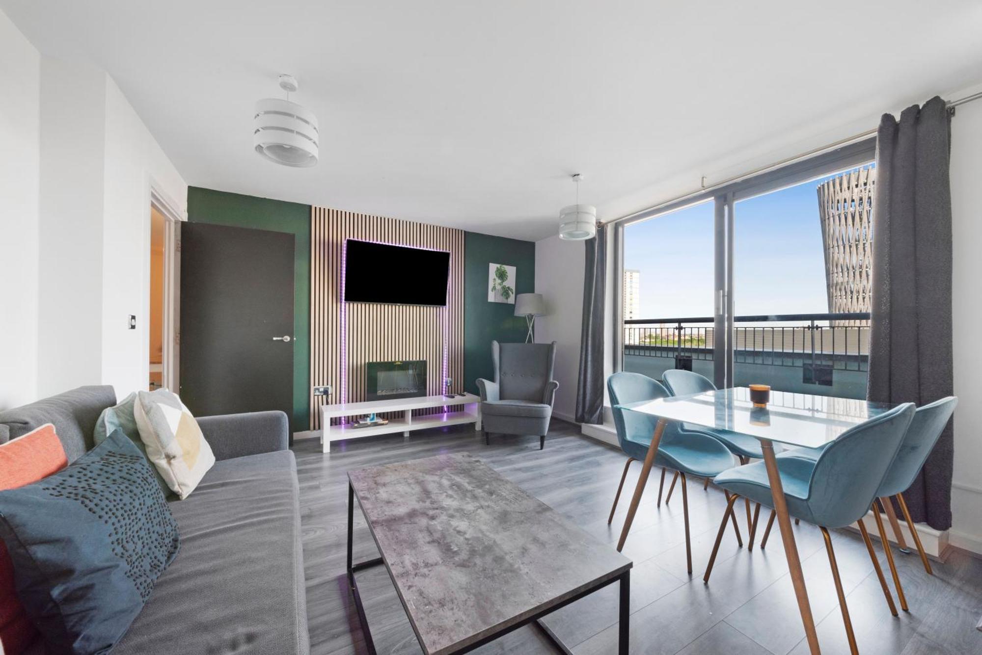 Penthouse W/ Hot Tub Near Stratford, Westfield * London