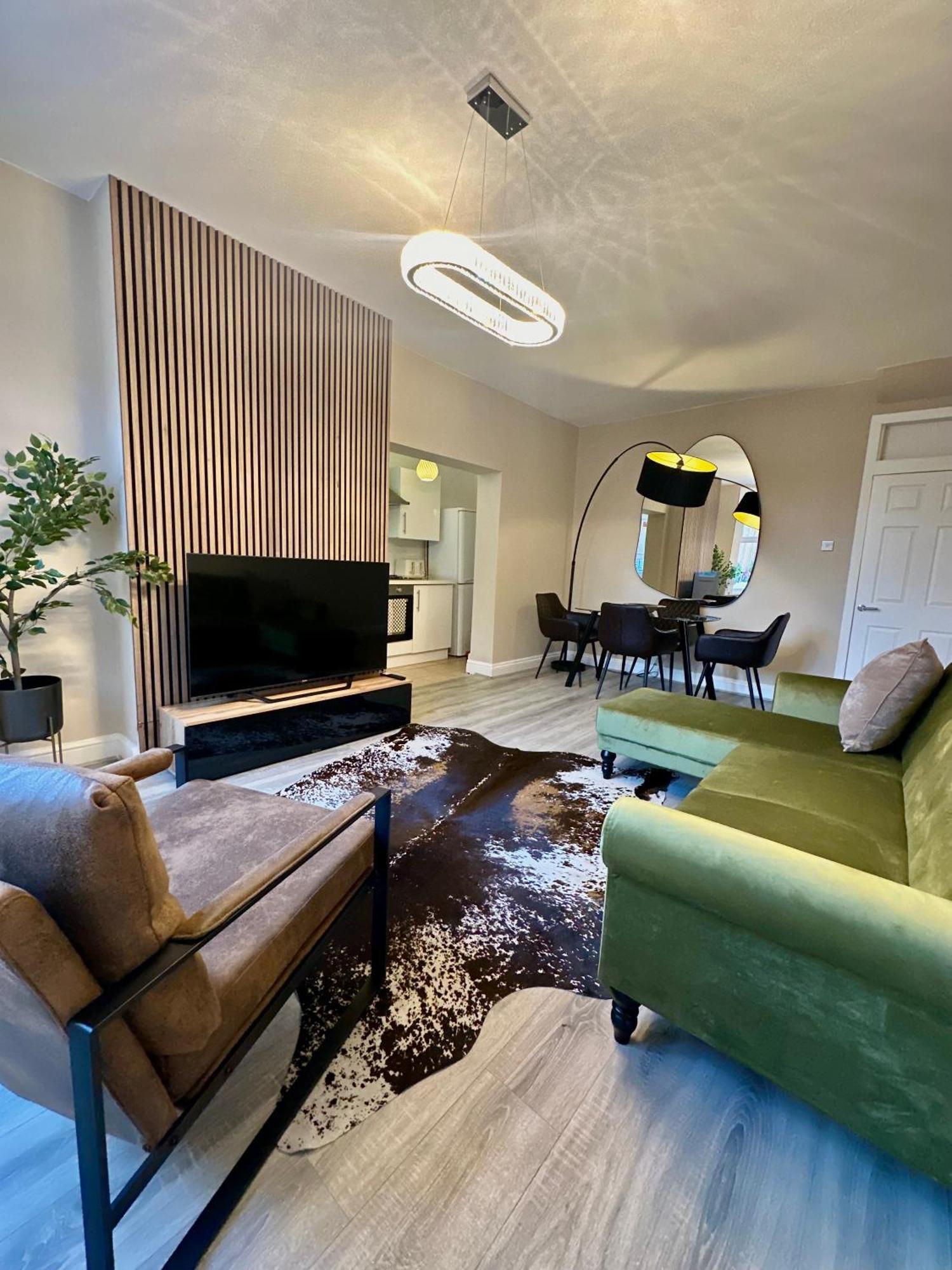 Privatunterkunft Luxe 4br Retreat *