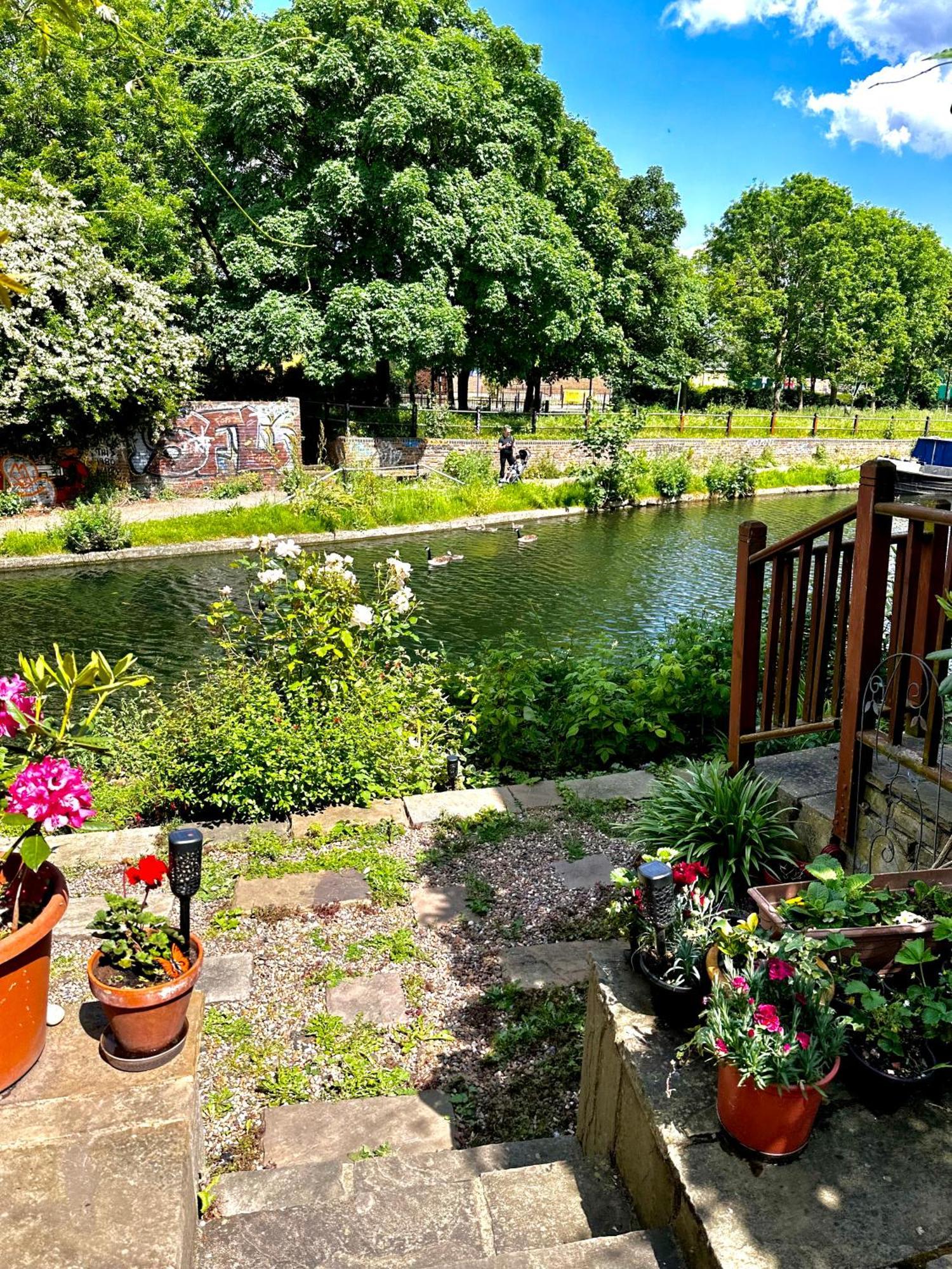 Canal View House: Of Oasis