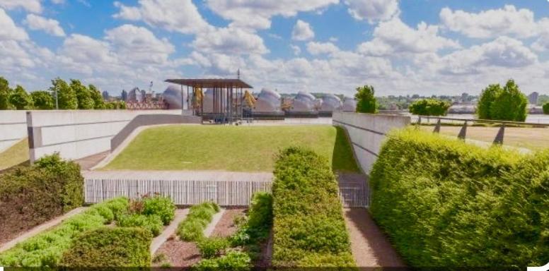 Contemporary Overlooking Barrier Park London
