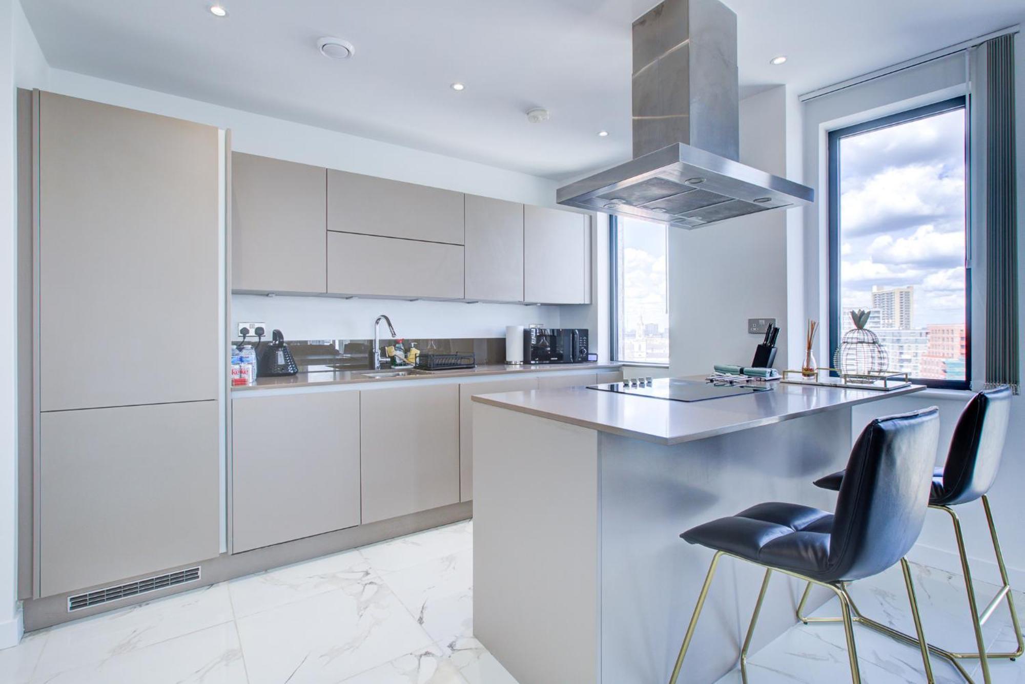 Canary Wharf 2 Bedroom Luxury Apartment *