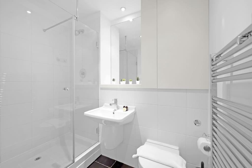 Spacious 2-bed Short Term & Flexible Renting Canary Wharf! Londres