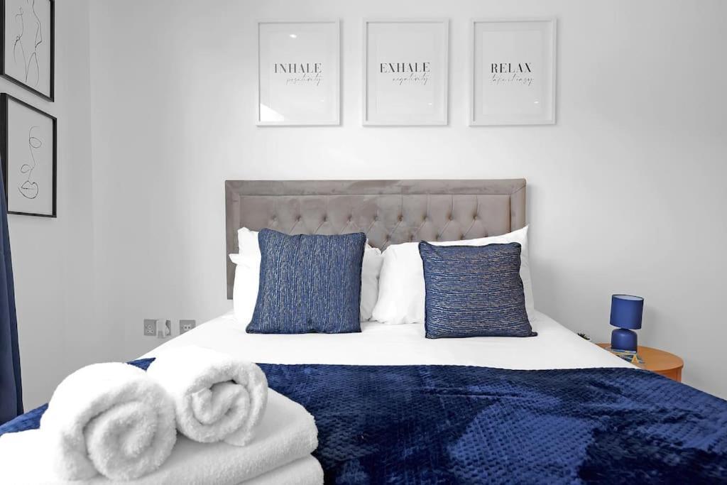 Spacious 2-bed Short Term & Flexible Renting Canary Wharf! Apartamento