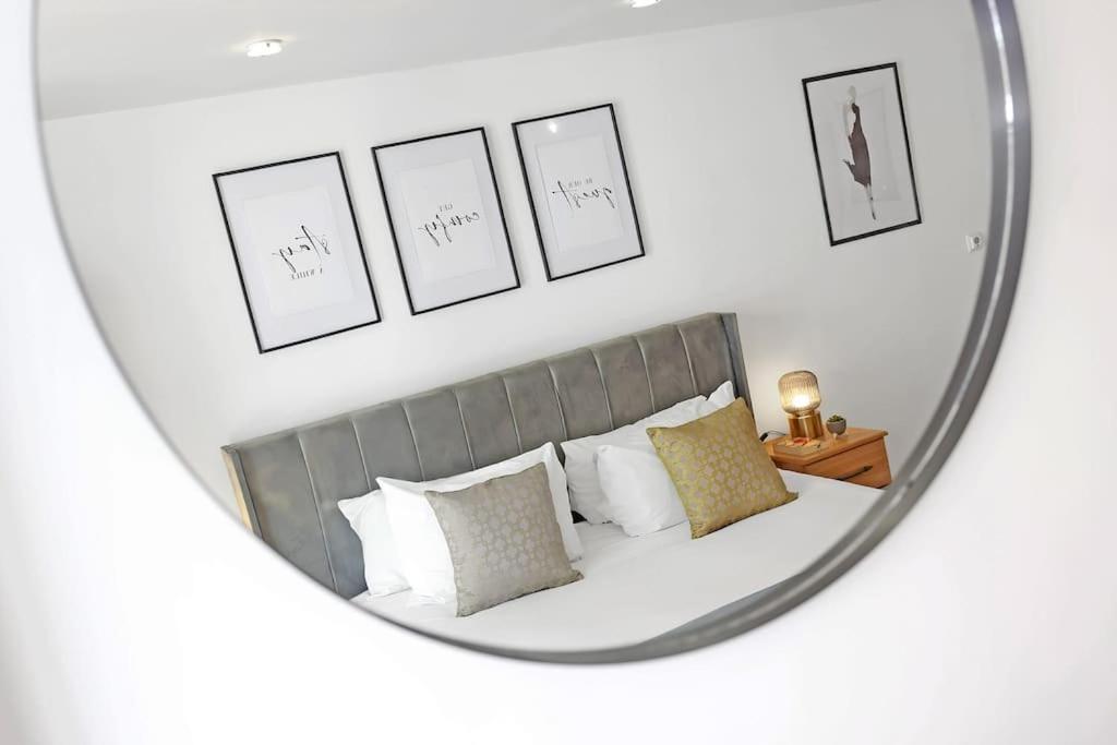 Apartamento Spacious 2-bed Short Term & Flexible Renting Canary Wharf!