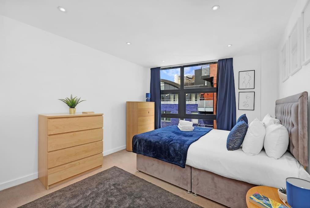 Apartamento Spacious 2-bed Short Term & Flexible Renting Canary Wharf! *