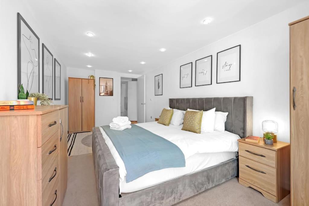Apartamento Spacious 2-bed Short Term & Flexible Renting Canary Wharf! *