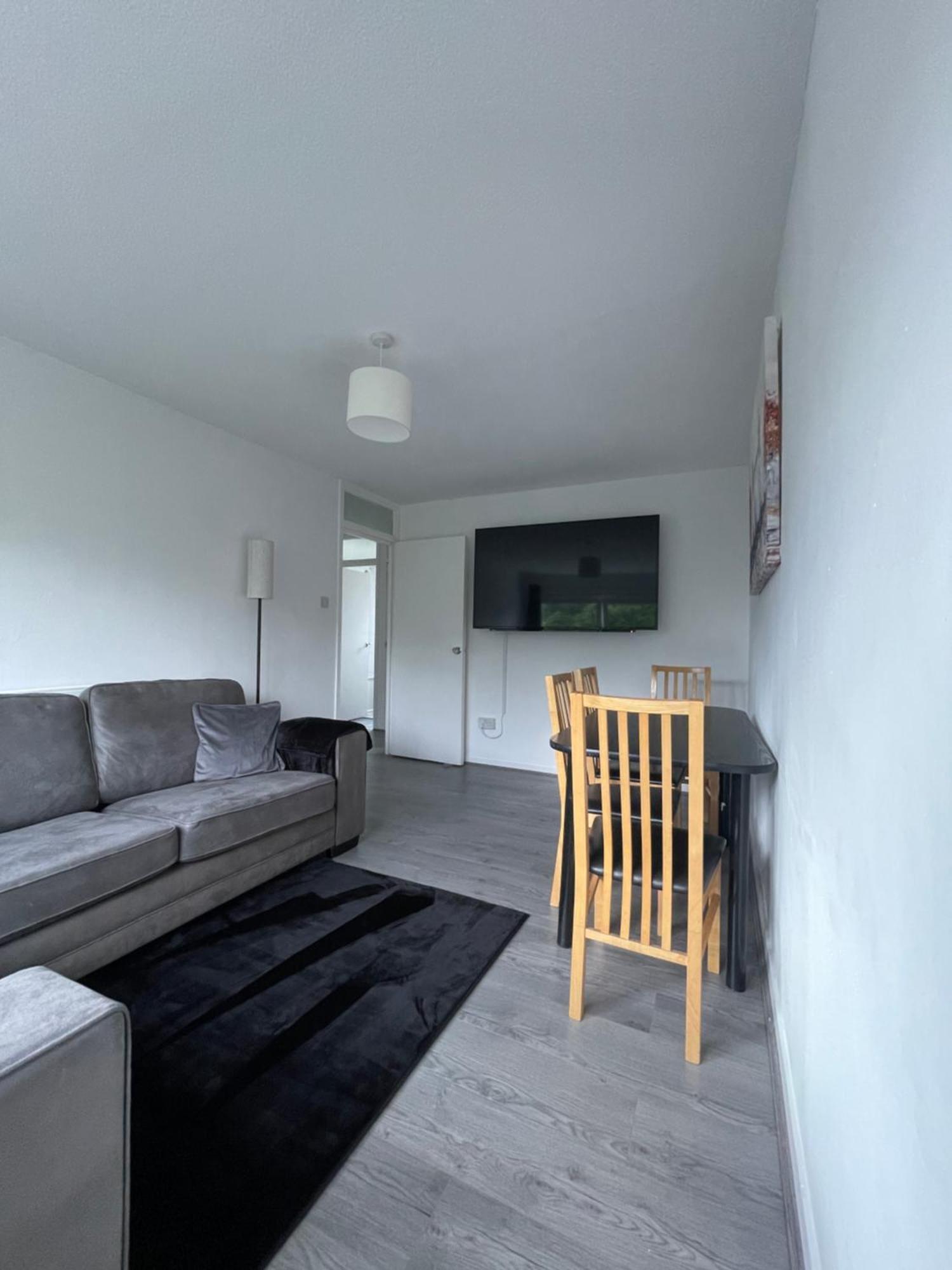 Travellers Hub Bow Apartment *