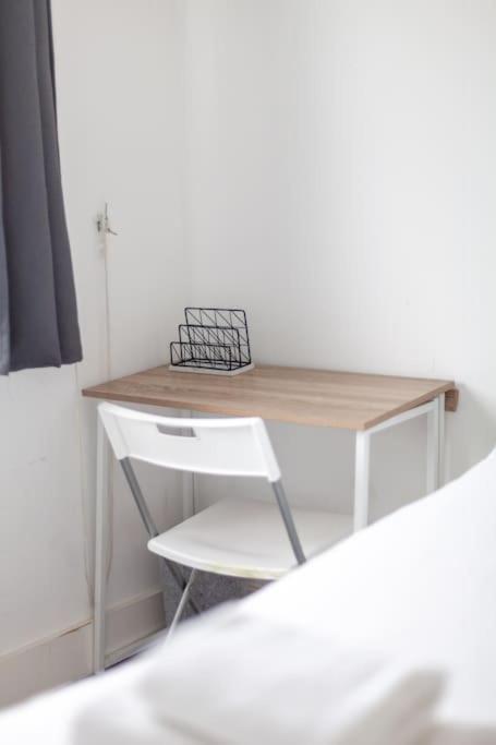 Apartment Spacious & Chic 3-bed House Near London