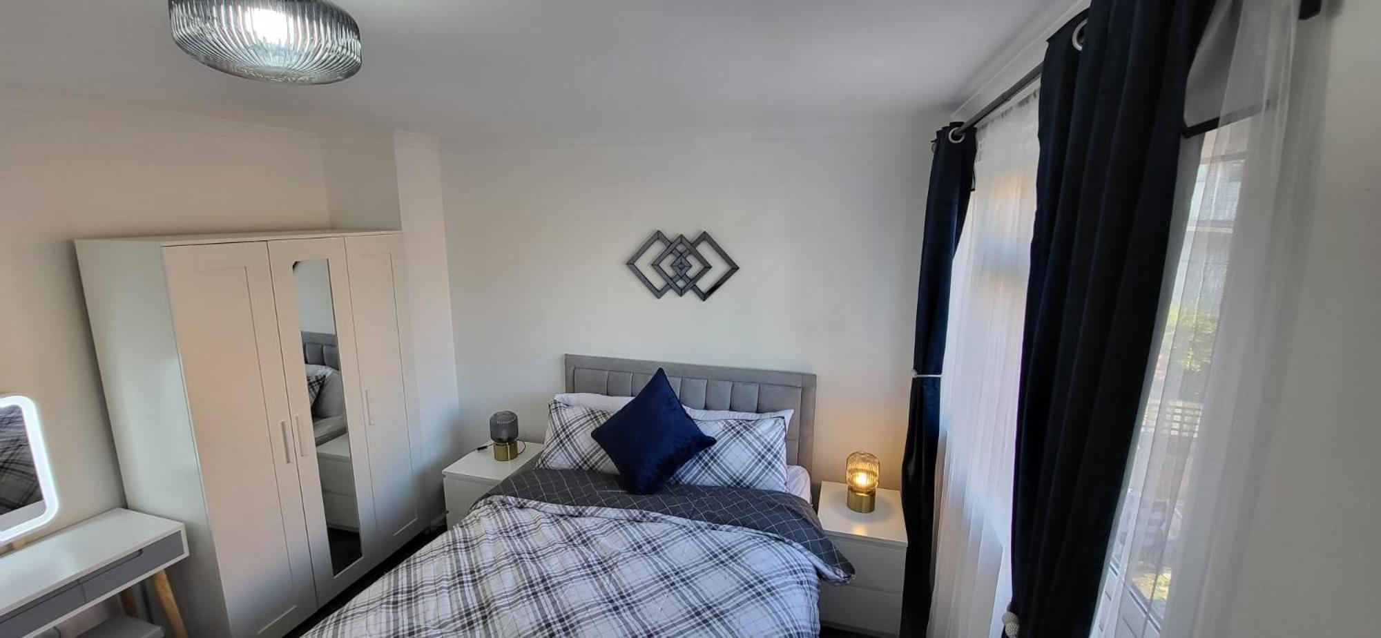 Delight Home-london Airport & Excel Holiday home London