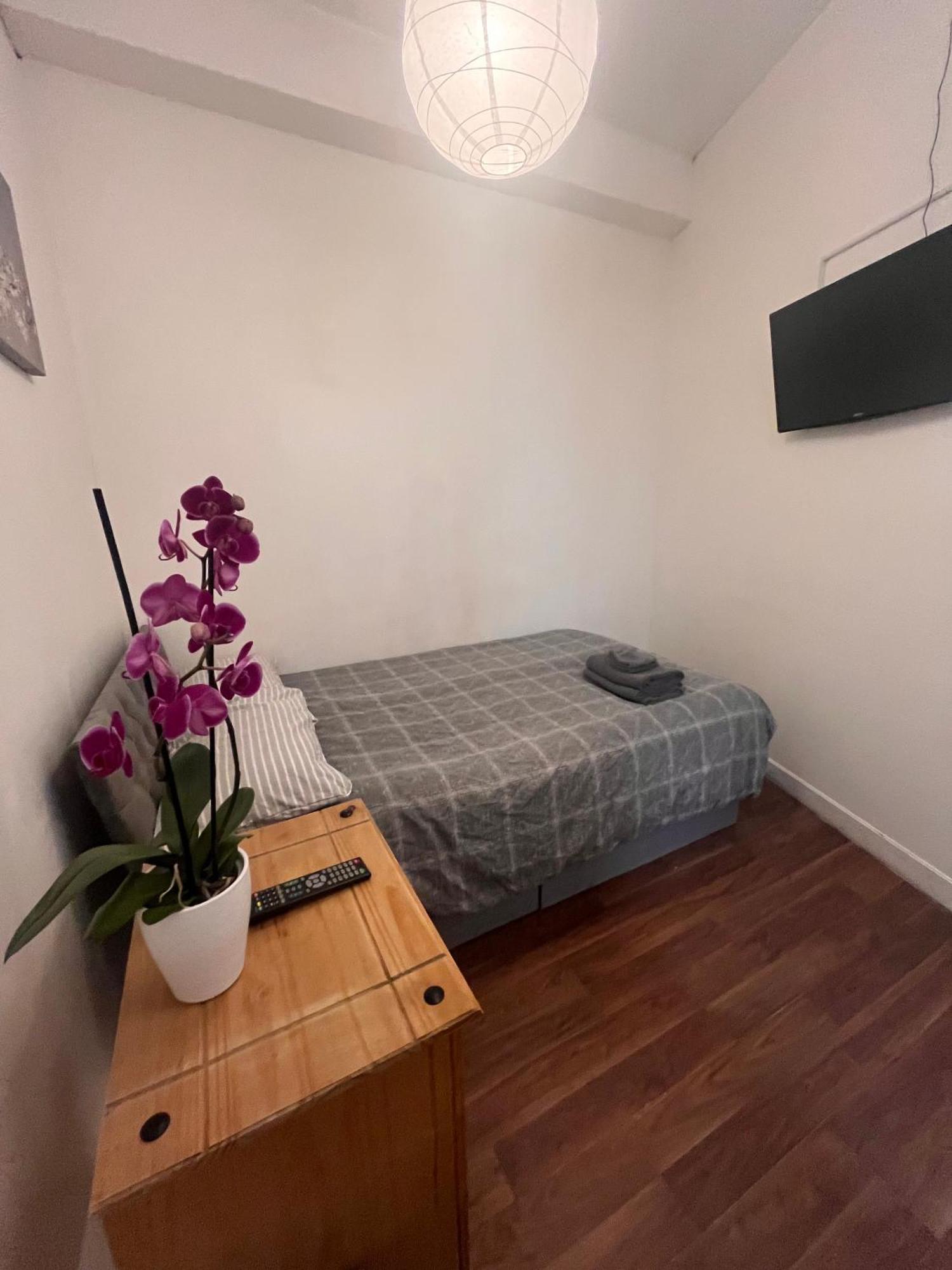 Mile End Apartment