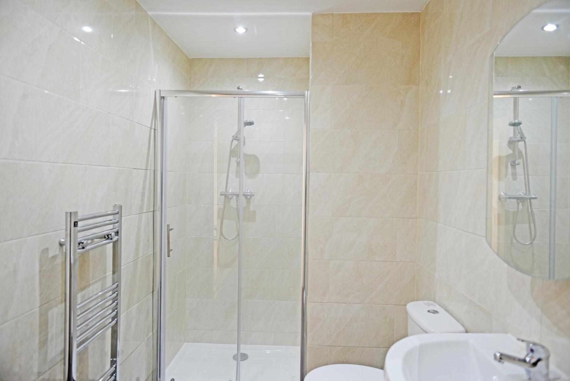 London's East End 2 Bedroom *