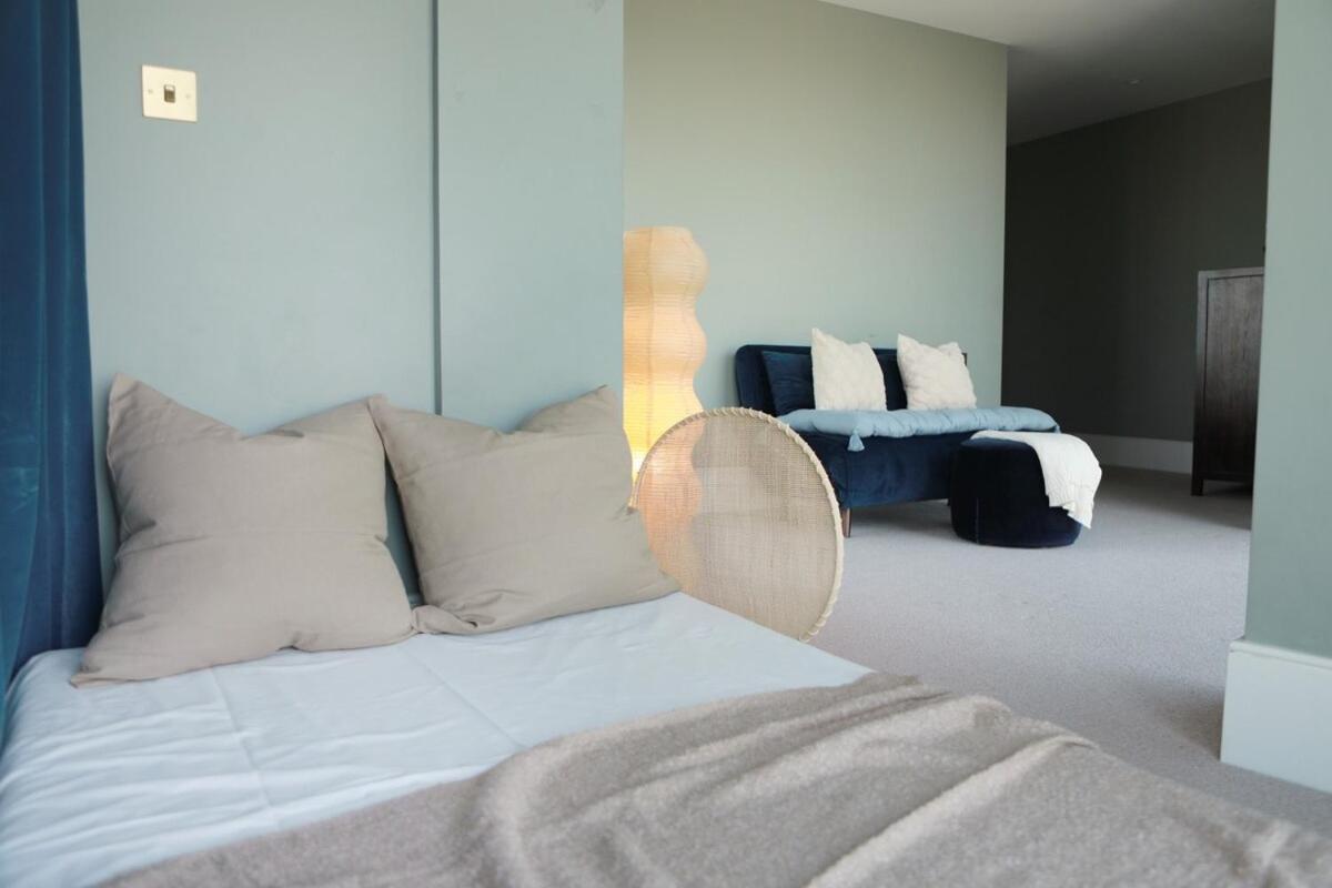Apartment O2- Luxurious 3bd Flat With Stunning View Balcony London