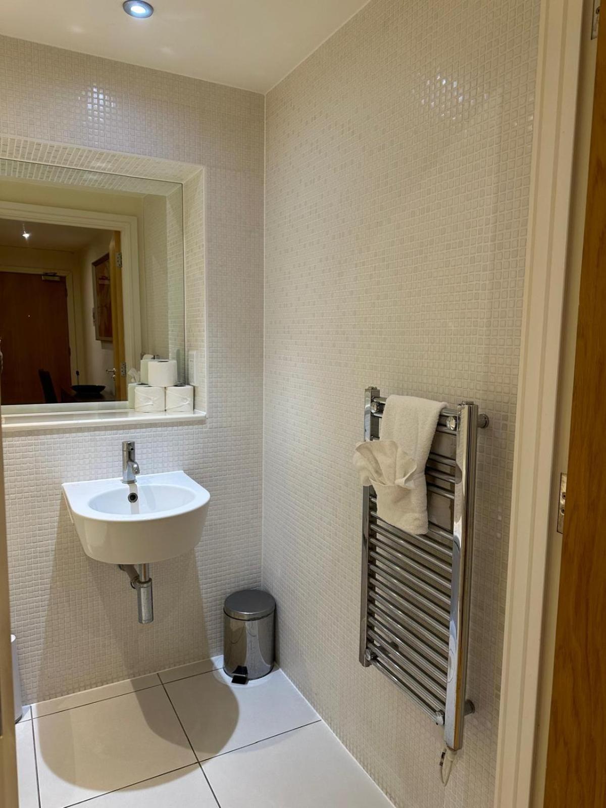 Canary Wharf Apartment