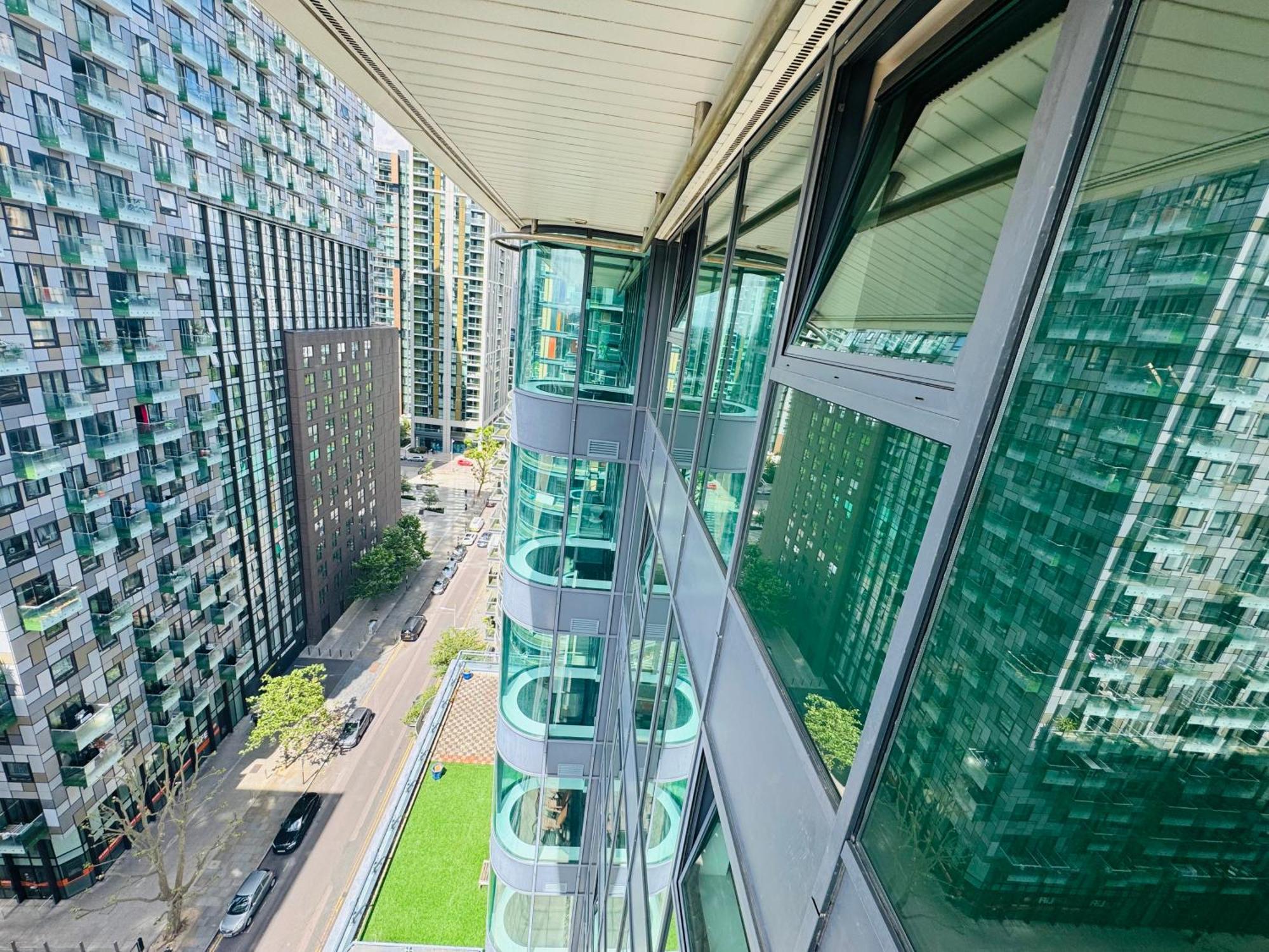Apartment Modern 2bed 2bath Canary Wharf - Upto 5 Person London