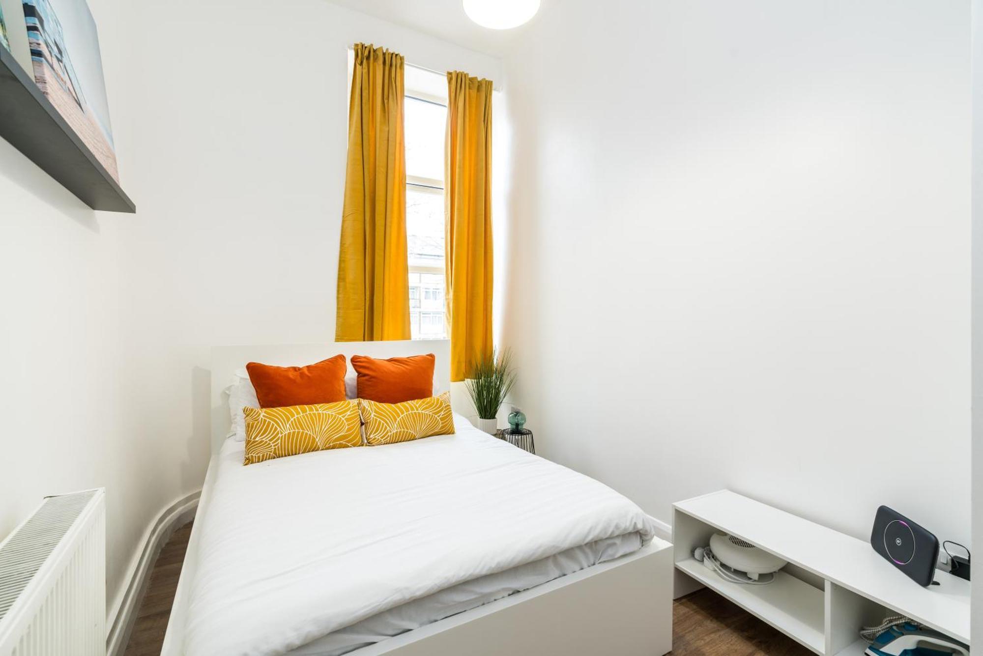 Apartment Queensmaryhospital-queensmaryuniversity-convenient-cosy