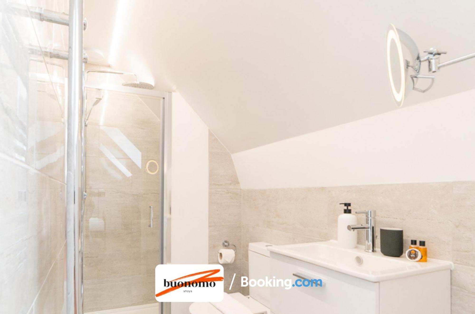 Two Bedroom At Buonomo Short Lets & Serviced Apartment *