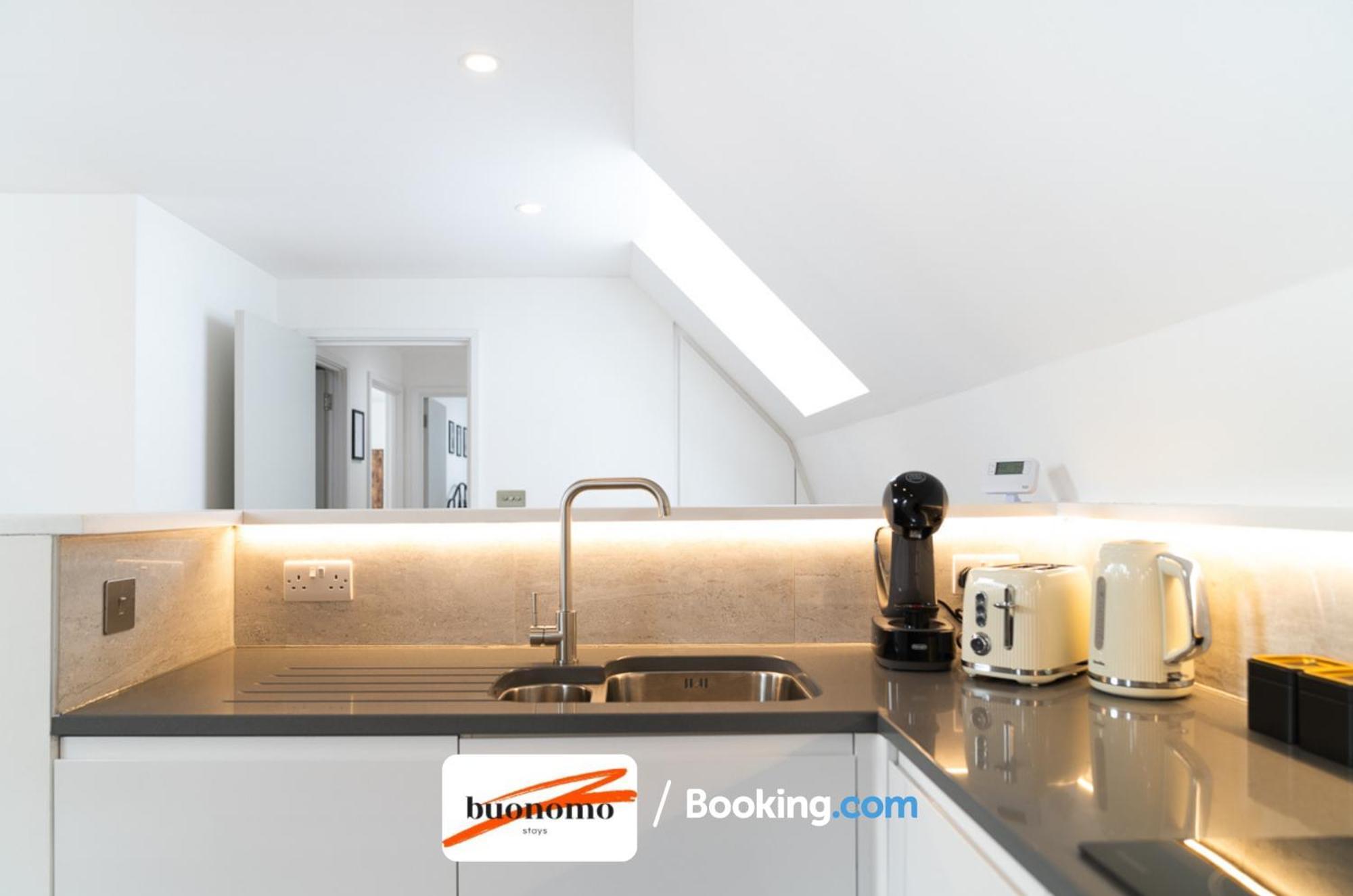 Two Bedroom At Buonomo Short Lets & Serviced Apartment London