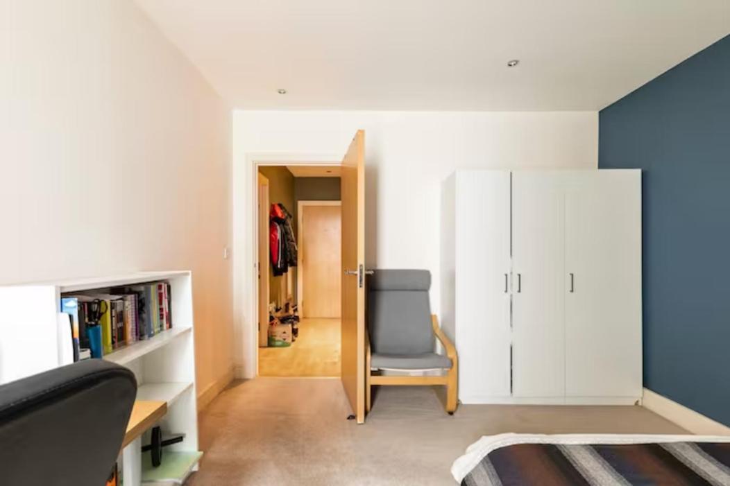 Spacious Air-conditioned Double With Workspace Hospedagem domiciliar