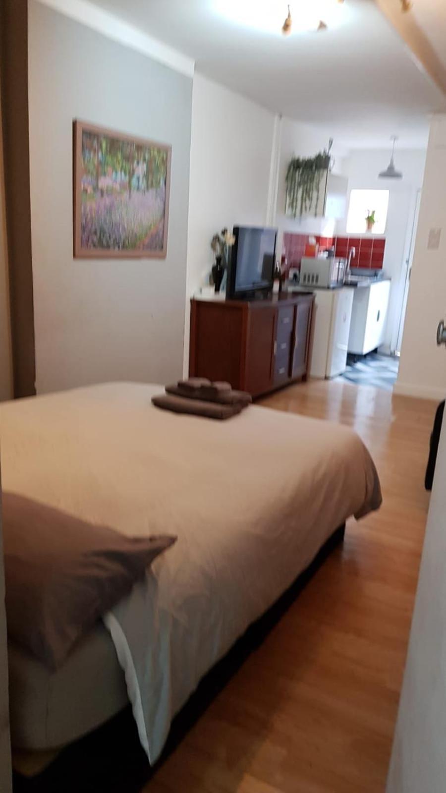 Apartment Mile End London