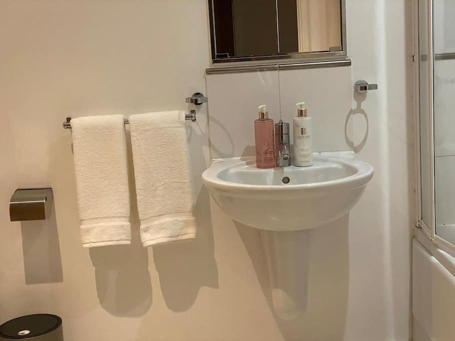 Luxury 3 Bed * London