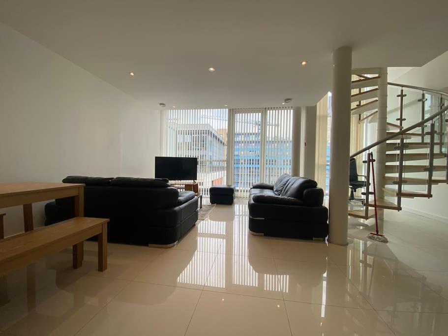 Luxury 3 Bed * London