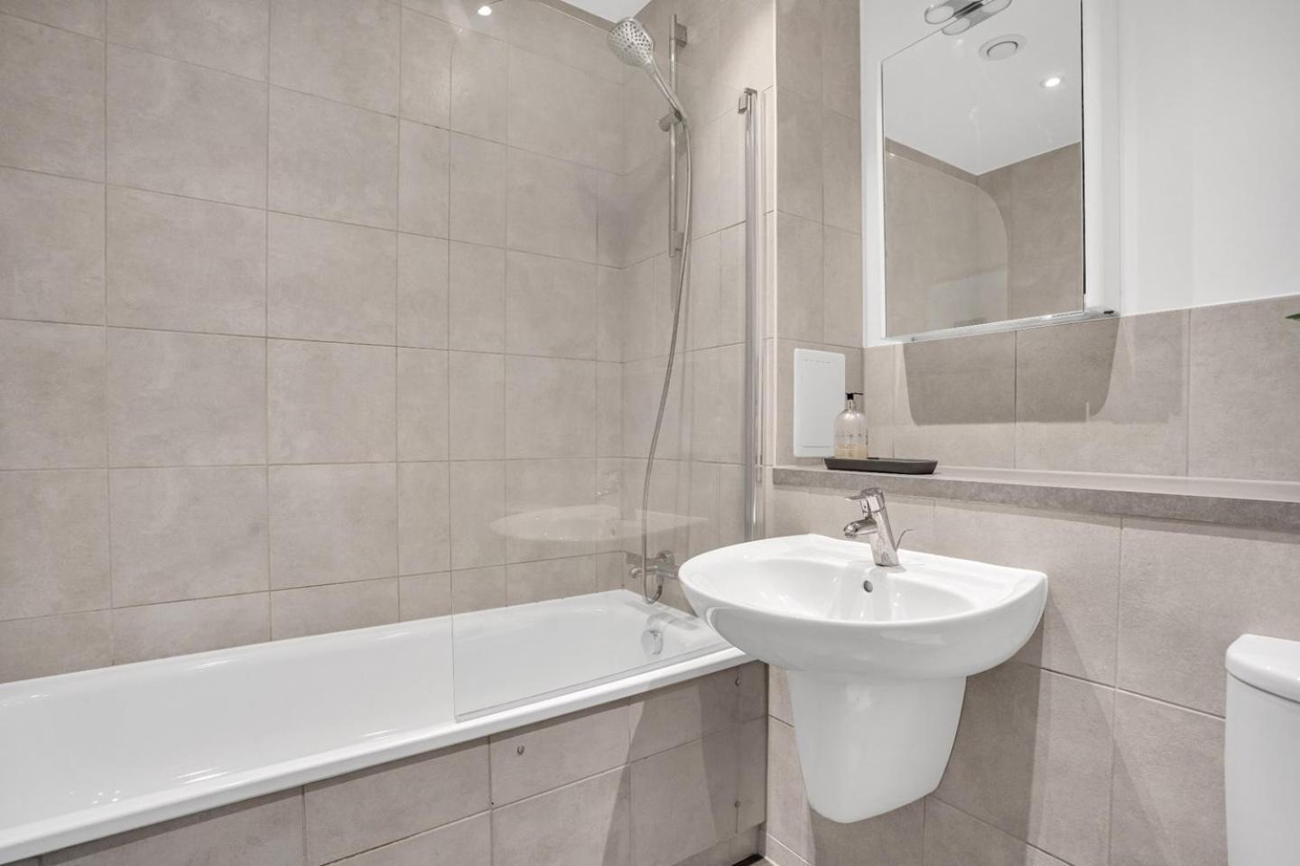 Modern 2-bed In Greenwich - Prime Location Near Cutty Sark & Excellent Transport Links Apartamento *