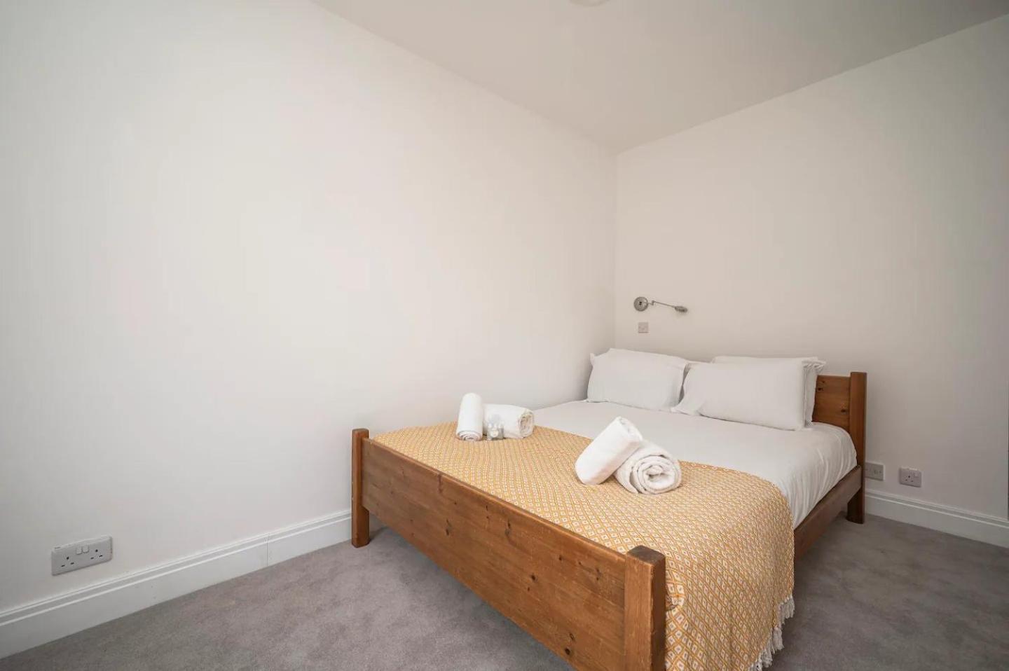 Pass The Keys Large Period House With Garden Near Peckham Holiday home London