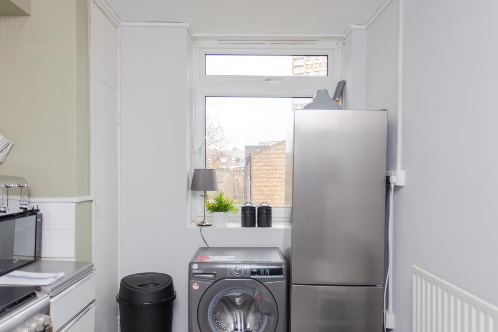 Spacious 3 Bedroom Flat In The Heart Of Shoreditch Apartment