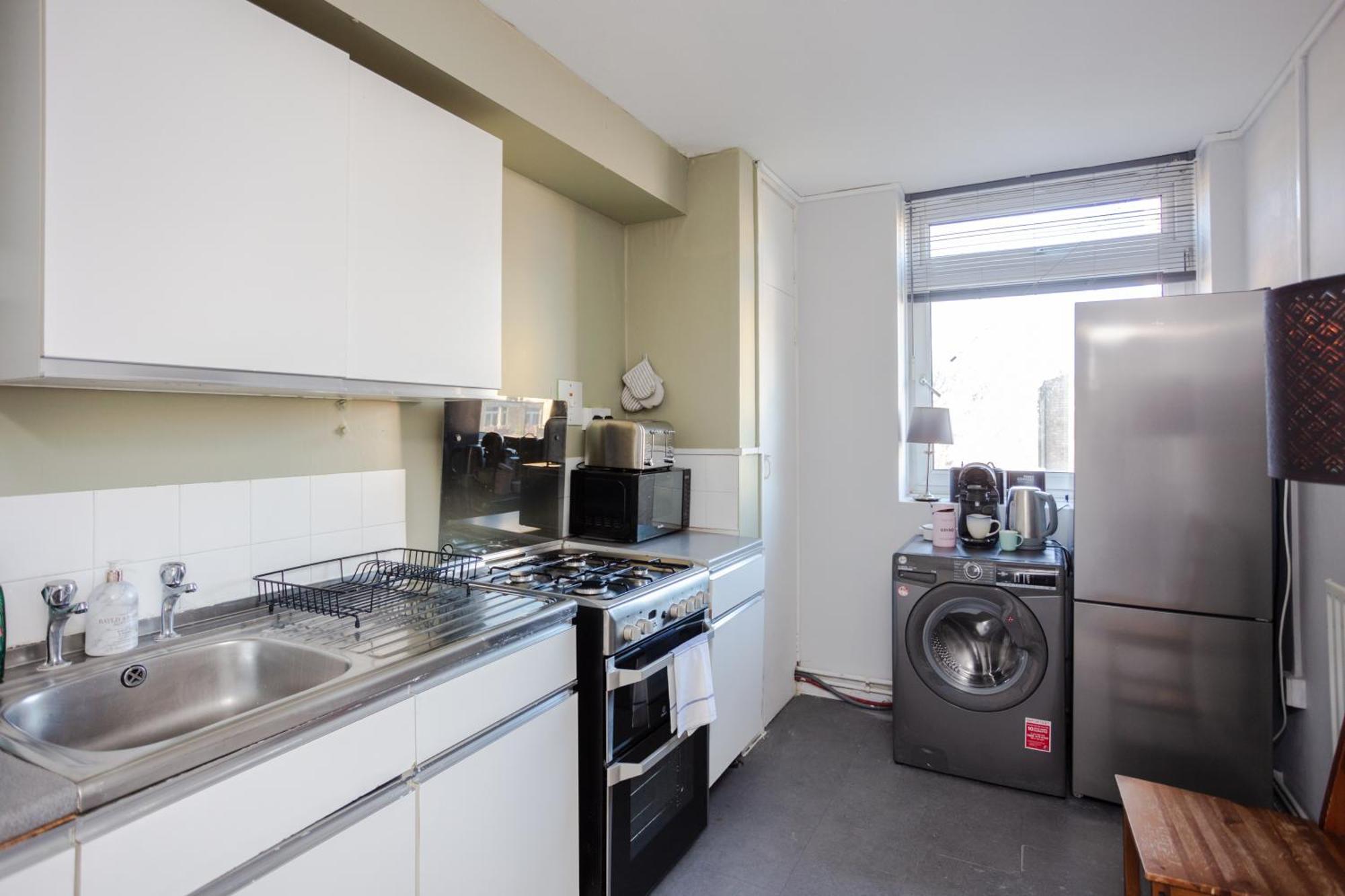 Spacious 3 Bedroom Flat In The Heart Of Shoreditch Apartment